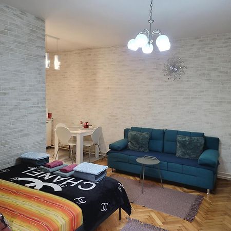 Apartman "Garden" Novi Sad Exterior photo