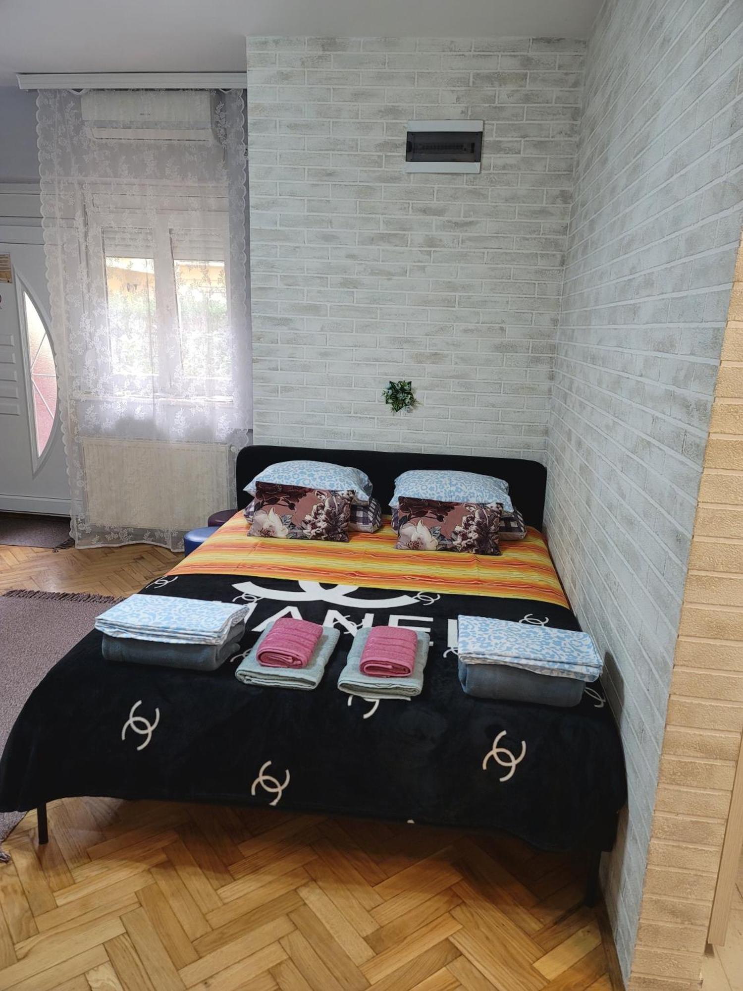 Apartman "Garden" Novi Sad Exterior photo